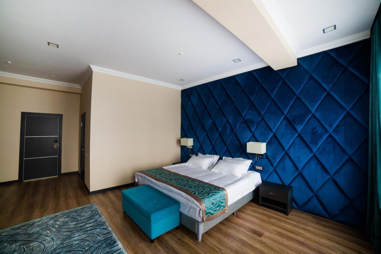 Golden Hotel Bisjkek Buitenkant foto